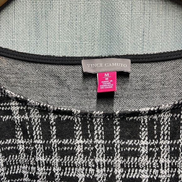 🇺🇸 Vince Camuto short sleeve blouse size medium - Picture 4 of 8